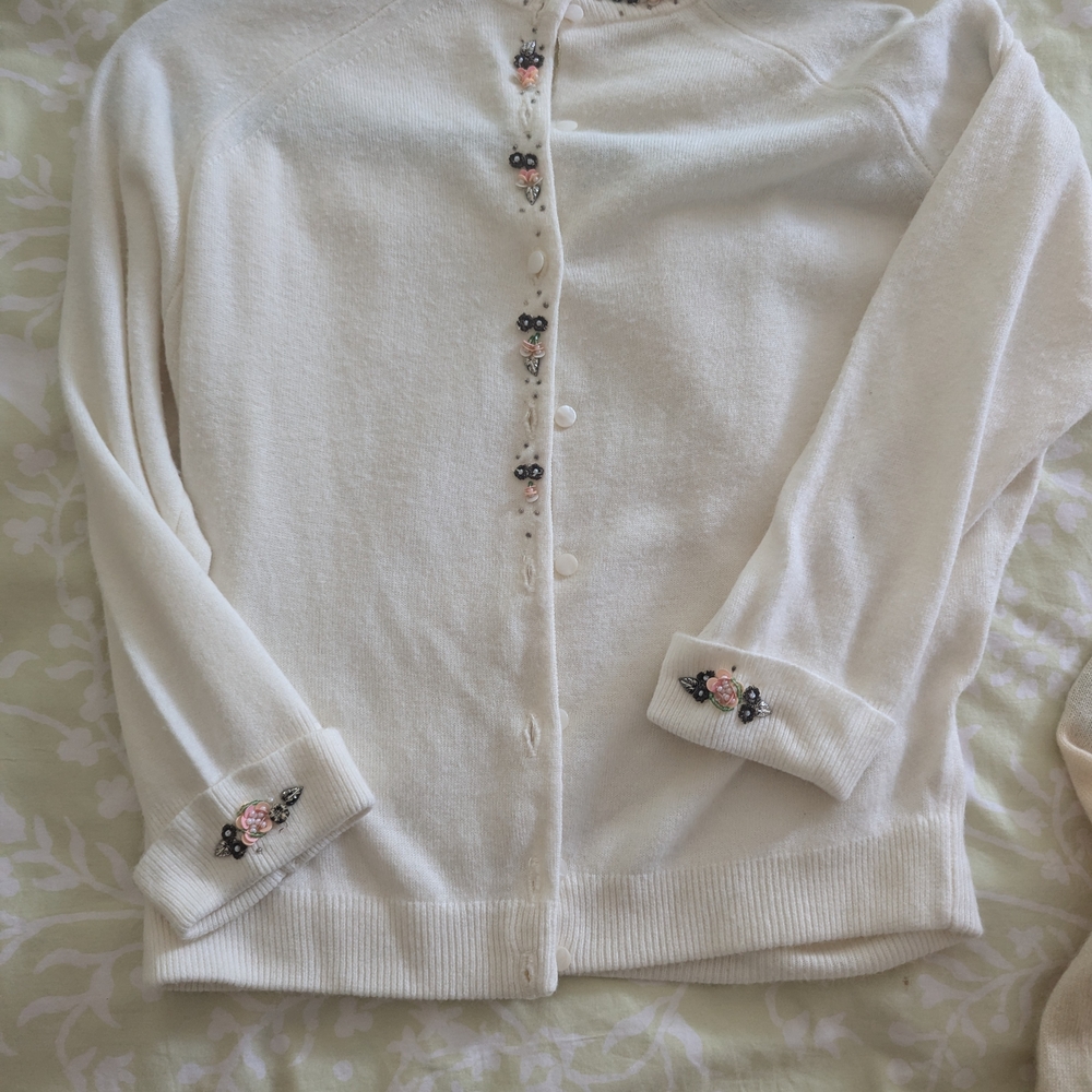 Chic Cream Cardigan with Floral Accents